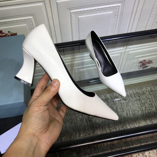 2021 new 6.5cm fashion high heel shoes women pointed toe low heel shoes woman sandals with box, Black
2021 new 6.5cm fashion high heel shoes women pointed toe low heel shoes woman sandals with box, Black