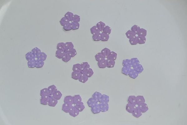 decorative flowers & wreaths 25mm in diameter artificial fabric purple hollow for wedding decoration diy scrapbooking die cut 50pcs/set
decorative flowers & wreaths 25mm in diameter artificial fabric purple hollow for wedding decoration diy scrapbooking die cut 50pcs/set
