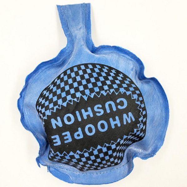 april fool's day prop 10 cm rubber tricky fart bag creative spoof tricky fart pad toys
april fool's day prop 10 cm rubber tricky fart bag creative spoof tricky fart pad toys