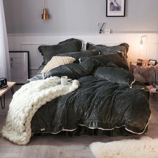 2020 designer bedding sets black velvet bed comforters sets many colors luxury winter bedding in stock
2020 designer bedding sets black velvet bed comforters sets many colors luxury winter bedding in stock