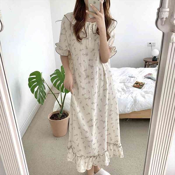 cartoon giraffe print summer nightgown korean soft cotton long sleepwear short sleeve ruffles nightdress two buttons purple, Black;red
cartoon giraffe print summer nightgown korean soft cotton long sleepwear short sleeve ruffles nightdress two buttons purple, Black;red