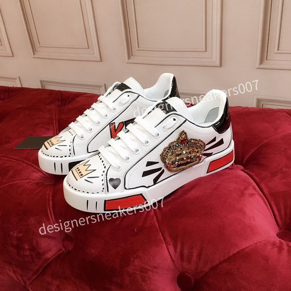 2021the mans arrival casual shoes white black red fashion mens women leather breathable shoes open low sports sneakers hc191009
2021the mans arrival casual shoes white black red fashion mens women leather breathable shoes open low sports sneakers hc191009