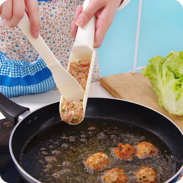 1 комплект удобный мясикаторный совок многофункциональный полезный pattie рыбный мяч бургер набор diy домашняя кухня инструмент кухонные акс
1 комплект удобный мясикаторный совок многофункциональный полезный pattie рыбный мяч бургер набор diy домашняя кухня инструмент кухонные акс