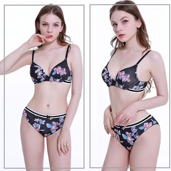 bras sets women's thong underwear set black bra brassiere women lingerie floral printing panties push up deep v gather1, Red;black
bras sets women's thong underwear set black bra brassiere women lingerie floral printing panties push up deep v gather1, Red;black
