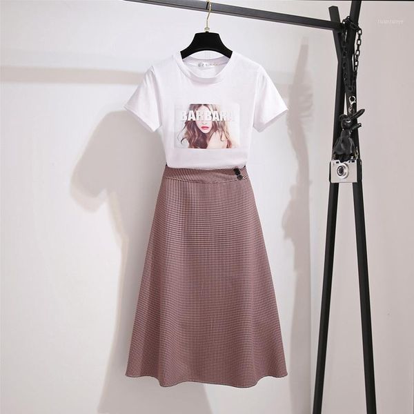 2020 summer women fashion print 2 piece clothing set character pattern tshirt + high waist button plaid midi skirt suits1, White
2020 summer women fashion print 2 piece clothing set character pattern tshirt + high waist button plaid midi skirt suits1, White