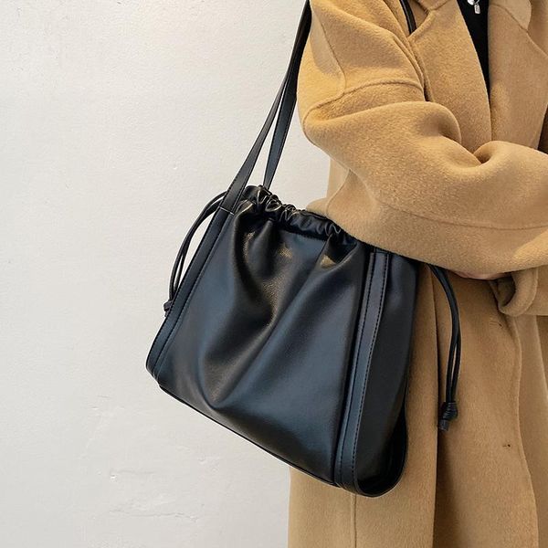 cross body vintage designer luxury women's female 2021 lady fashion pu leather drawstring crossbody shoulder bag handbags
cross body vintage designer luxury women's female 2021 lady fashion pu leather drawstring crossbody shoulder bag handbags