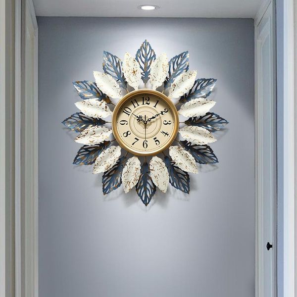 american light luxury mute metal wall clock wall clock modern design living room decoration creative iron home decore
american light luxury mute metal wall clock wall clock modern design living room decoration creative iron home decore