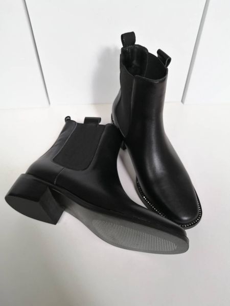 the new boots of 2021 are shoes with letter-embellished heels by luxury designers gre54, Black
the new boots of 2021 are shoes with letter-embellished heels by luxury designers gre54, Black