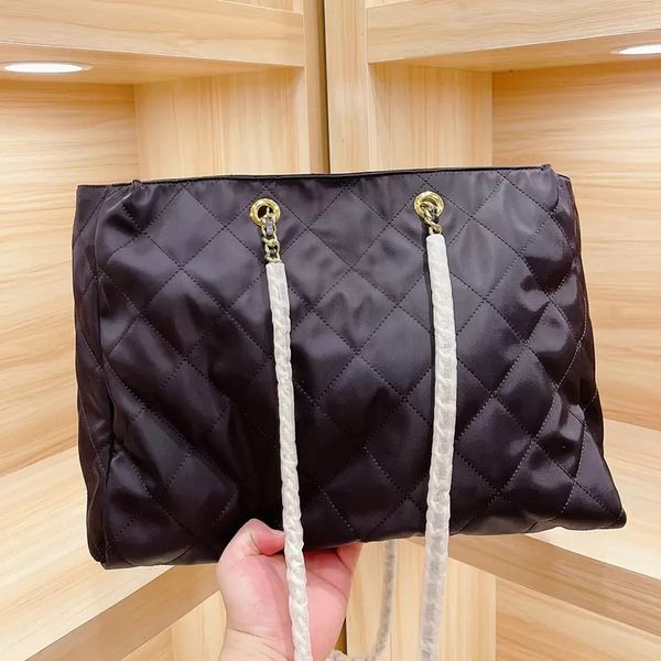 popular lightweight and stylish hobo bag luxury fashion brand designer ladies totes handbag cross body nylon large capacity shoulder bags
popular lightweight and stylish hobo bag luxury fashion brand designer ladies totes handbag cross body nylon large capacity shoulder bags