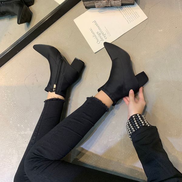 2021 new short women spring and autumn unique winter in red boots net thin o6oy, Black
2021 new short women spring and autumn unique winter in red boots net thin o6oy, Black
