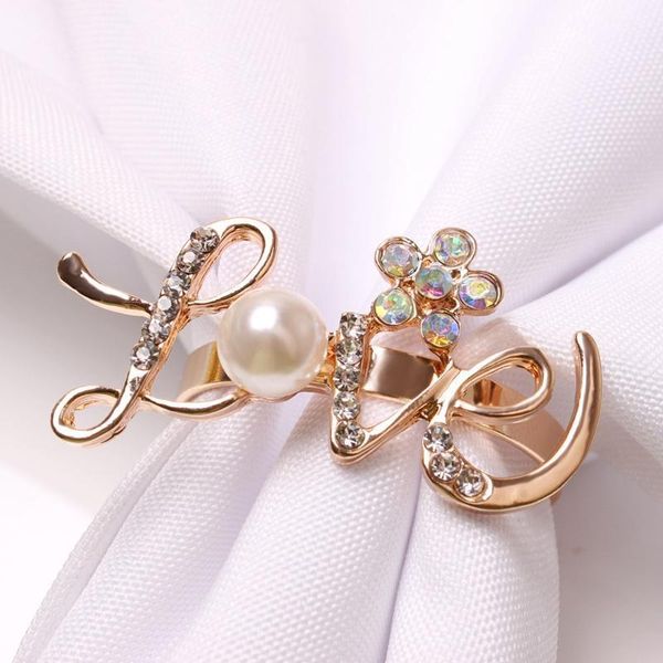 6pcs/set heart-shaped love rhinestone napkin ring pearl flower ring napkin holder west dinner towel party decoration1
6pcs/set heart-shaped love rhinestone napkin ring pearl flower ring napkin holder west dinner towel party decoration1