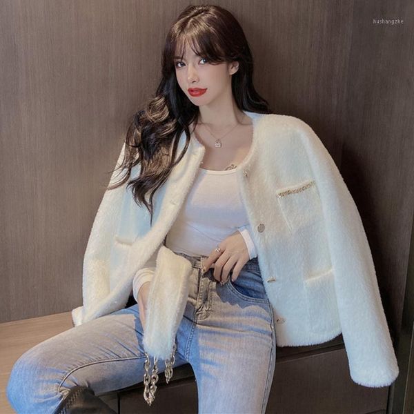 2021 new winter imitation white faux coat o-neck long sleeve coat all match warm jacket women loose thick bag1, Black;brown
2021 new winter imitation white faux coat o-neck long sleeve coat all match warm jacket women loose thick bag1, Black;brown