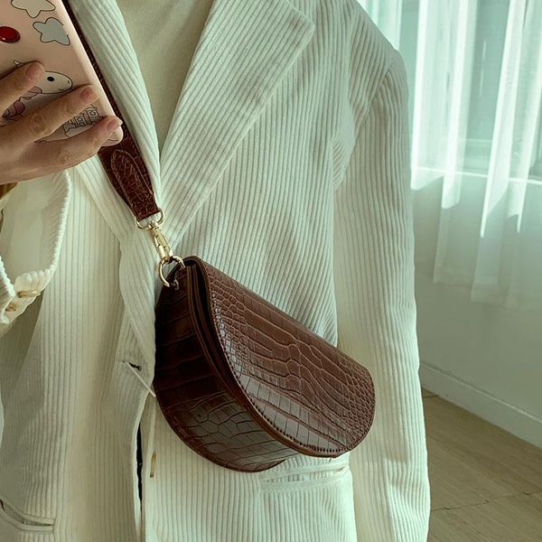 totes fashion style retro crocodile pattern single shoulder messenger crossbody bag crescent-shaped famous lady handbag
totes fashion style retro crocodile pattern single shoulder messenger crossbody bag crescent-shaped famous lady handbag