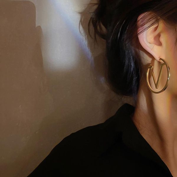 stud european and american simple design geometric circle letter v big earring fashion light luxury net red female earrings, Golden;silver
stud european and american simple design geometric circle letter v big earring fashion light luxury net red female earrings, Golden;silver