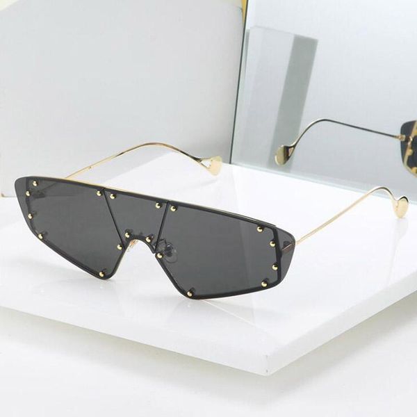 2020 new luxury rimless sunglasses women fashion brand designer oversized sun glasses for lady rivet lens shades uv400 ins hot, White;black
2020 new luxury rimless sunglasses women fashion brand designer oversized sun glasses for lady rivet lens shades uv400 ins hot, White;black