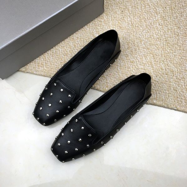 2021 in early spring women's single shoes vamp rivets handmade piping treatment surface sheepskin fabric, Black
2021 in early spring women's single shoes vamp rivets handmade piping treatment surface sheepskin fabric, Black