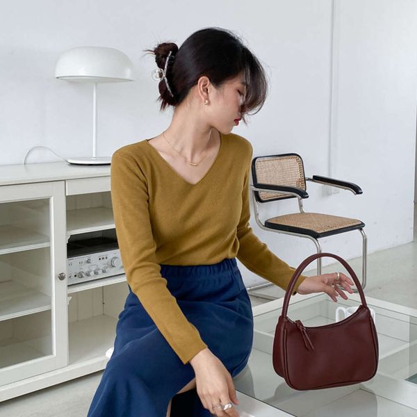 geming nine colors available spring and autumn v-neck knitted long sleeve base shirt with slim fitting w1960, White
geming nine colors available spring and autumn v-neck knitted long sleeve base shirt with slim fitting w1960, White