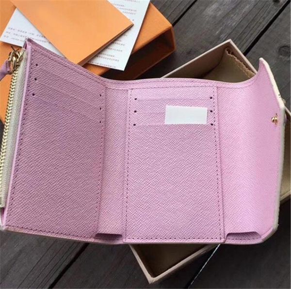 2022 women designer letters wallet luxury fold wallet good quality leather purses ladies card package with box card, Red;black
2022 women designer letters wallet luxury fold wallet good quality leather purses ladies card package with box card, Red;black