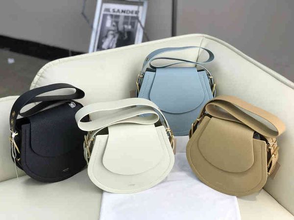 australian light luxury oroton 2021 autumn winter saddle bag single shoulder cowhide hand armpit women's
australian light luxury oroton 2021 autumn winter saddle bag single shoulder cowhide hand armpit women's