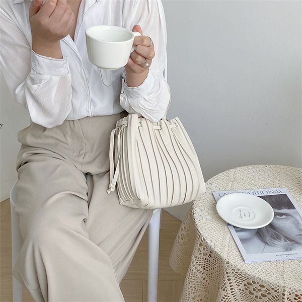 hbp 21 new style one-shoulder diagonal bag fashion creative stripe women's diagonal bag pu fold handbag ph-wf2101277
hbp 21 new style one-shoulder diagonal bag fashion creative stripe women's diagonal bag pu fold handbag ph-wf2101277