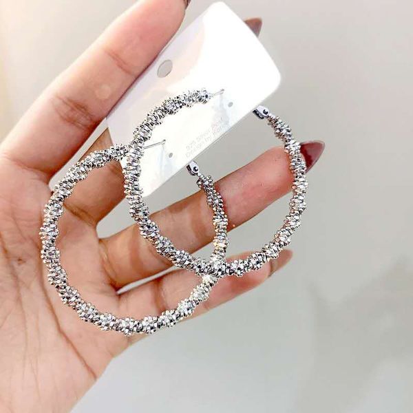 2021 exaggerated ear rings super fairy fashion metal circle hipster s925 silver needle fashion jumping earrings valentine's day 2021, Golden;silver
2021 exaggerated ear rings super fairy fashion metal circle hipster s925 silver needle fashion jumping earrings valentine's day 2021, Golden;silver