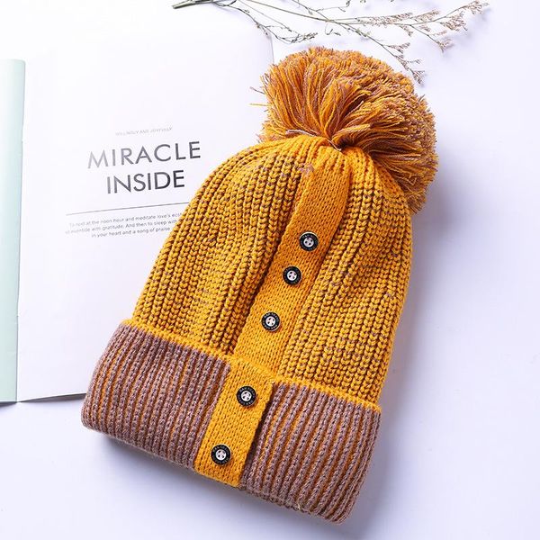 new autumn and winter two-color stitching men's and women's curled fur ball woolen cap plus velvet thick knitted beanie hat
new autumn and winter two-color stitching men's and women's curled fur ball woolen cap plus velvet thick knitted beanie hat