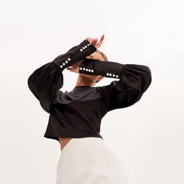 women's blouses & shirts vintage basic black solid color lantern sleeves satin blouse woman elegance o-neck button short shirt 2021 fas, White
women's blouses & shirts vintage basic black solid color lantern sleeves satin blouse woman elegance o-neck button short shirt 2021 fas, White