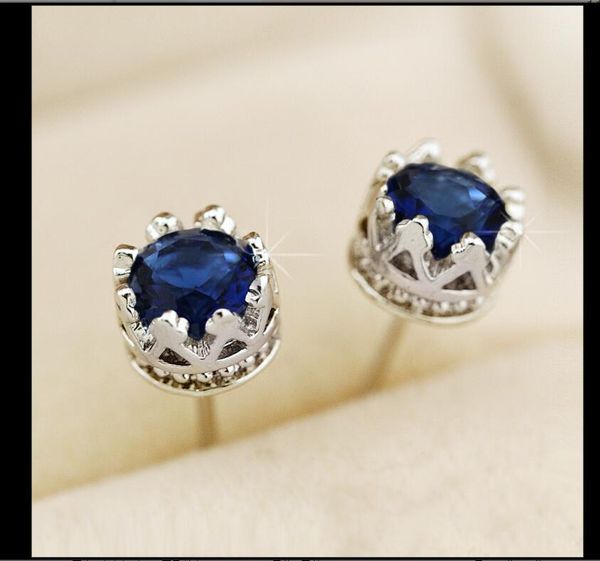 2020 the new korean 925 sterling silver needle exquisite, small, blue imitation diamond and silver crown stud earrings 484, Golden;silver
2020 the new korean 925 sterling silver needle exquisite, small, blue imitation diamond and silver crown stud earrings 484, Golden;silver