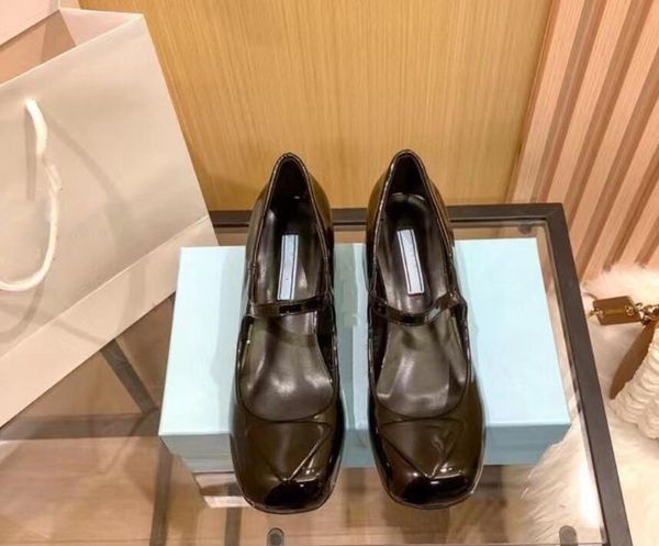 2022 patent leather pumps designer luxury casual shoes black white low-heeled shoes solid lady dress thick heels flat platform shoe with box
2022 patent leather pumps designer luxury casual shoes black white low-heeled shoes solid lady dress thick heels flat platform shoe with box