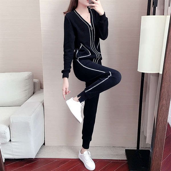 1suit plush thickened women sports autumn and winter new fashion korean loose cardigan zipper sweater running two piece set, Gray
1suit plush thickened women sports autumn and winter new fashion korean loose cardigan zipper sweater running two piece set, Gray