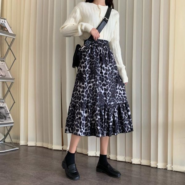 retro leopard print ruffle skirt elastic high waist midi skirts women's autumn winter a-line skirt, Black
retro leopard print ruffle skirt elastic high waist midi skirts women's autumn winter a-line skirt, Black
