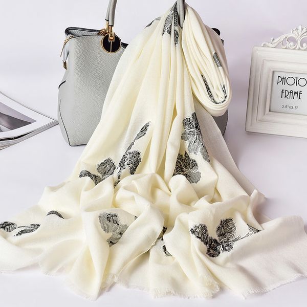 new 2021 branded 100% female shawl scarf warm shawls and wrappers for pashmina solid winter embroidered floral wool scarves q31q, Blue;gray
new 2021 branded 100% female shawl scarf warm shawls and wrappers for pashmina solid winter embroidered floral wool scarves q31q, Blue;gray