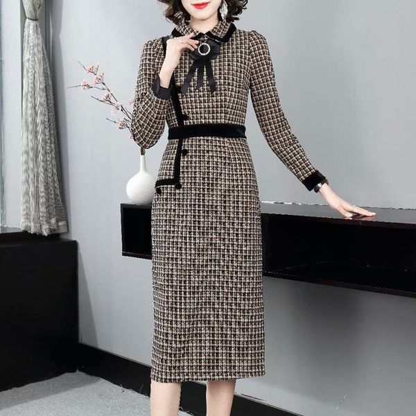 fall new style bowknot beaded long-sleeved houndstooth woolen long-sleeved slim temperament dress high-quality women's clothing, Black;gray
fall new style bowknot beaded long-sleeved houndstooth woolen long-sleeved slim temperament dress high-quality women's clothing, Black;gray