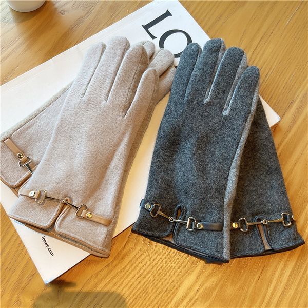 lady autumn and touch screen plush warm suede lovely student gloves cycling winter thickening cold proof
lady autumn and touch screen plush warm suede lovely student gloves cycling winter thickening cold proof