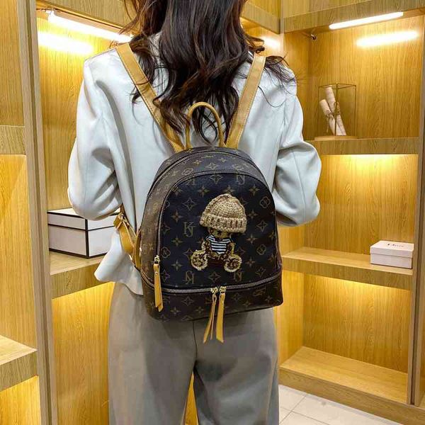 2022 factory wholesale net red hat new single shoulder women's old flower chest large capacity backpack fashion bags
2022 factory wholesale net red hat new single shoulder women's old flower chest large capacity backpack fashion bags