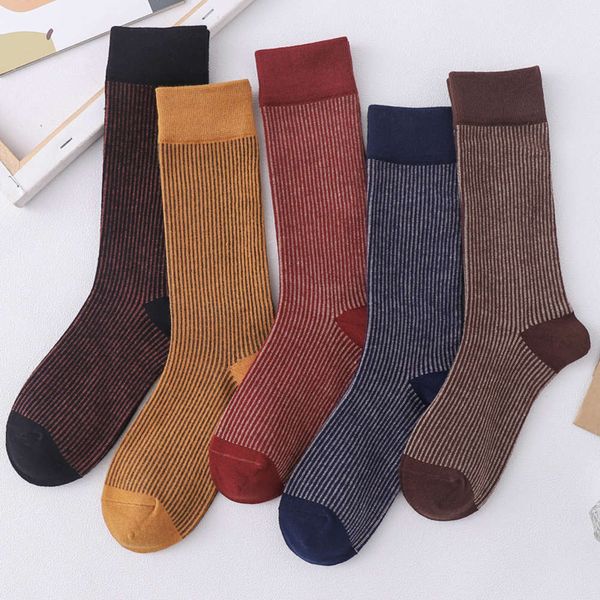 20 tea color new long vertical stripe stack autumn and winter thickening medium tube women's socks, Black;white
20 tea color new long vertical stripe stack autumn and winter thickening medium tube women's socks, Black;white