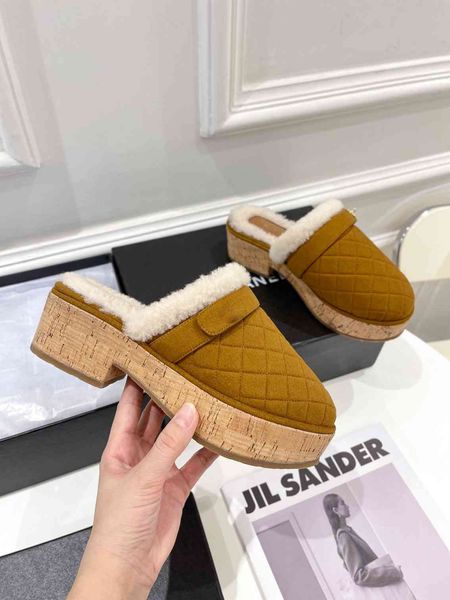 designer new women's luxurys thick-soled wool slippers winter indoor and outdoor comfortable warm slippers black pink white brown brand
designer new women's luxurys thick-soled wool slippers winter indoor and outdoor comfortable warm slippers black pink white brown brand