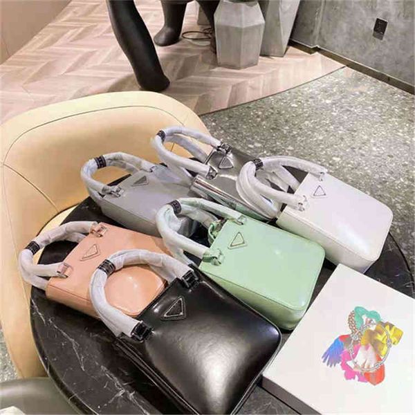 bag 2021 the latest patent leather armpit bag luxury designer handbags in six colors, high-end fashion, simple patterns, large capacity, lig
bag 2021 the latest patent leather armpit bag luxury designer handbags in six colors, high-end fashion, simple patterns, large capacity, lig