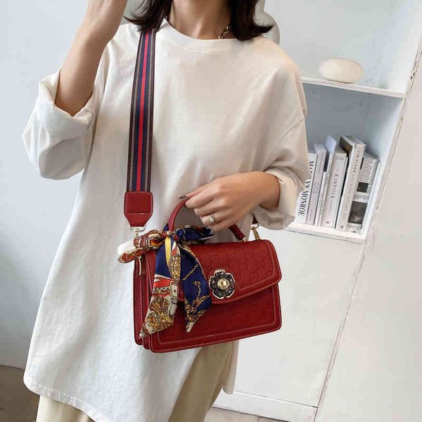 2022 factory wholesale handbag female trendy korean version fashion single shoulder plum blossom buckle
2022 factory wholesale handbag female trendy korean version fashion single shoulder plum blossom buckle