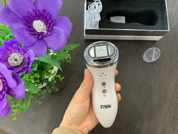 portable mini rf thermage face lifting wrinkle removal handle high-frequency vibration device facial machine for home use
portable mini rf thermage face lifting wrinkle removal handle high-frequency vibration device facial machine for home use