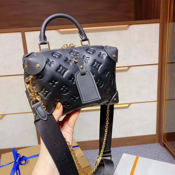 big designer fashion catwalk ladies shoulder bag pu leather gold chain bag messenger bag female handbag
big designer fashion catwalk ladies shoulder bag pu leather gold chain bag messenger bag female handbag