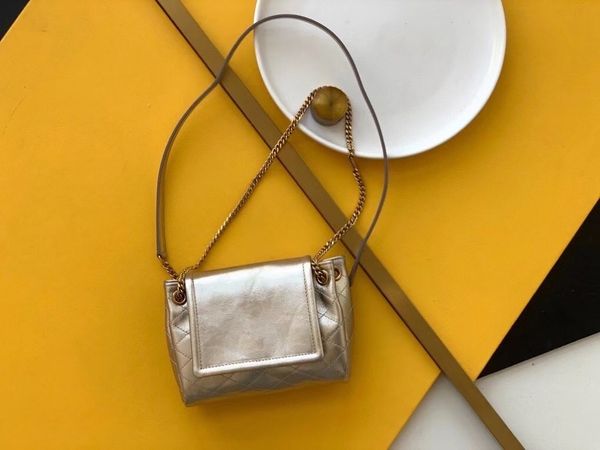 7a quality handbags classical soft lambskin nolita mini bags design crossbody 672738 women genuine leather chain shoulder bag, Black;red
7a quality handbags classical soft lambskin nolita mini bags design crossbody 672738 women genuine leather chain shoulder bag, Black;red