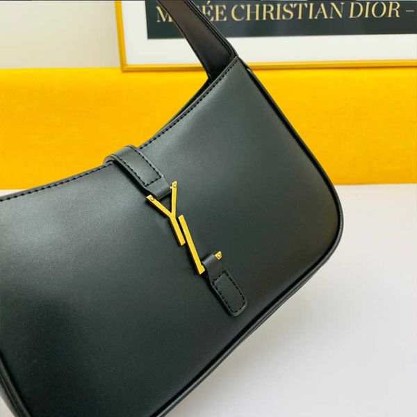 evening bags 2022 quality armpit classic leather designer handbags for ladies shoulder baguette multi-color fashion wholesale00022
evening bags 2022 quality armpit classic leather designer handbags for ladies shoulder baguette multi-color fashion wholesale00022