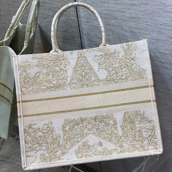 7a+duffle book totes women bags designer handbags 2022 christmas tote clutch gold embroidery fashion flax wallet large capacity and durable
7a+duffle book totes women bags designer handbags 2022 christmas tote clutch gold embroidery fashion flax wallet large capacity and durable