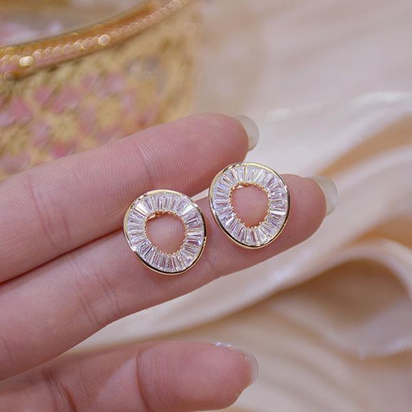stud gold plated fashion personality irregular circle earring for women exquisite zircon brincos wedding jewelry gif, Golden;silver
stud gold plated fashion personality irregular circle earring for women exquisite zircon brincos wedding jewelry gif, Golden;silver