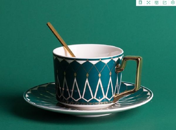 2021 ceramic bone china european style small luxury coffee cup and dish set retro floral tea cup
2021 ceramic bone china european style small luxury coffee cup and dish set retro floral tea cup