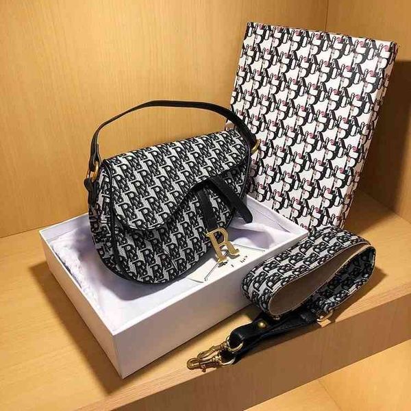 new canvas saddle bag fashion wide shoulder belt messenger bag portable purses luxury sale
new canvas saddle bag fashion wide shoulder belt messenger bag portable purses luxury sale