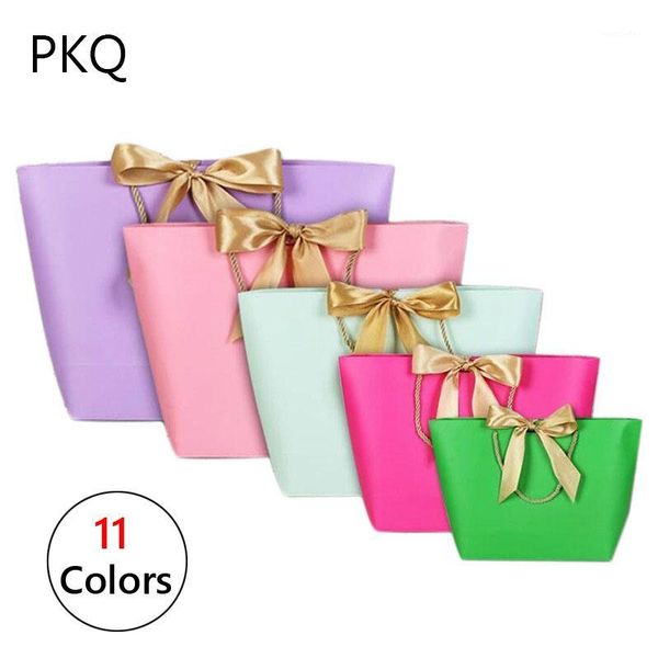 gift wrap 2021 arrival wedding bags packaging box with gold ribbon large size favors bag paper handles 10pcs/lot1
gift wrap 2021 arrival wedding bags packaging box with gold ribbon large size favors bag paper handles 10pcs/lot1