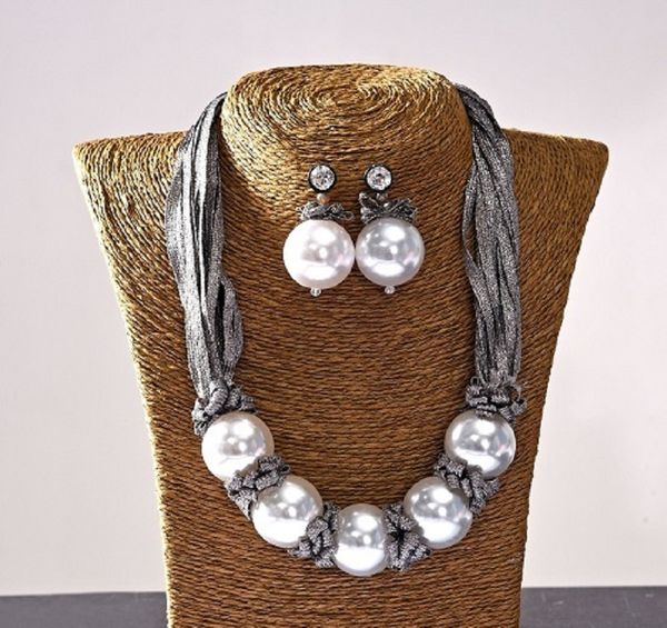 ladies short clavicle chain fashion jewelry european and american hand-woven pearl necklace diamond pendant, Silver
ladies short clavicle chain fashion jewelry european and american hand-woven pearl necklace diamond pendant, Silver