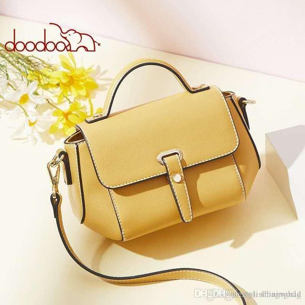 ladies small bag european and american fashion wild diagonal shoulder bag ladies famous design wing trend portable small bag 8056
ladies small bag european and american fashion wild diagonal shoulder bag ladies famous design wing trend portable small bag 8056